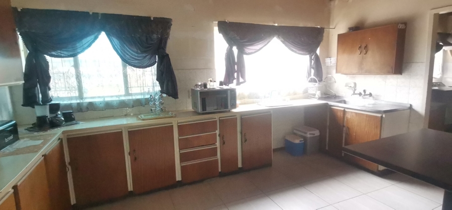 4 Bedroom Property for Sale in Roosheuwel North West